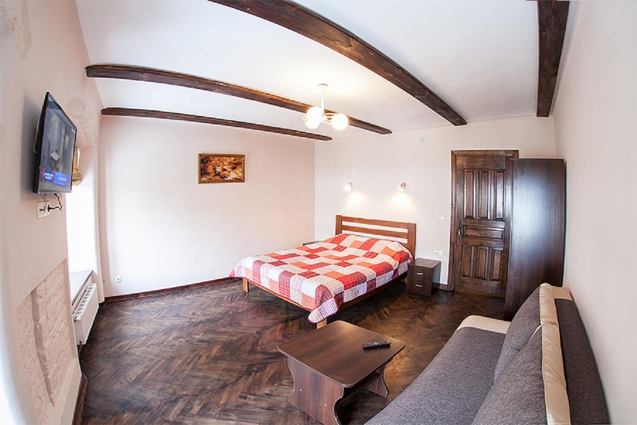 Virmenska Street Apartments: Central Two-Bedroom with Wi-Fi Lviv Exterior photo